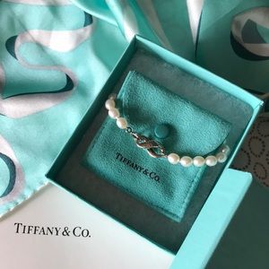 Authentic Tiffany & co. Pearl bracelet